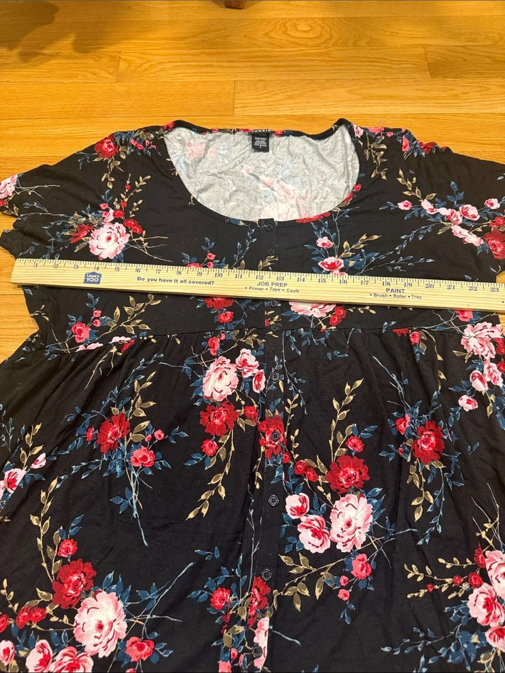 Torrid Babydoll super soft floral button down size 3 .